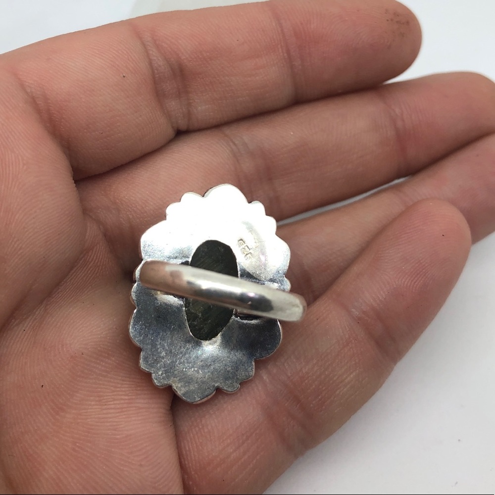 Rough Cut Labradorite Ring - Picture 4 of 5